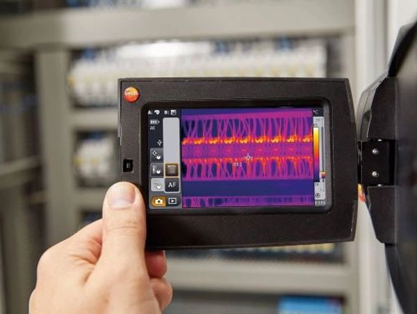 Perfectamente equipado tanto para la termografía industrial profesional como para la termografía.