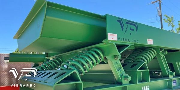 Balanced vibratory conveyor. www.vibrapro.com