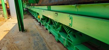 Extended view of a vibratory conveyor. www.vibrapro.com