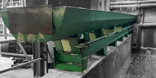 Medium-Duty vibrating conveyor from VIBRAPRO