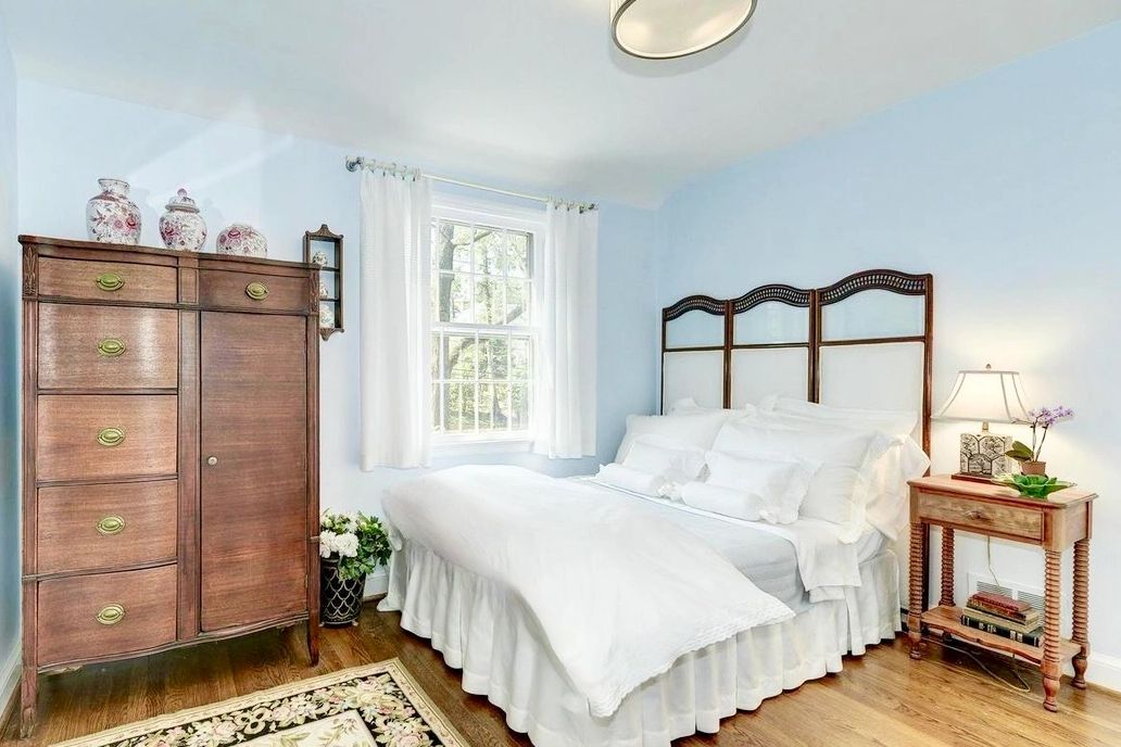 Home staging by Nest and Feather Home Staging and Design Studio Haddonfield, NJ