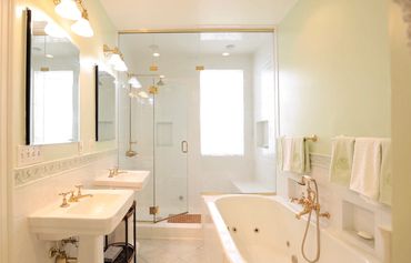 A bathroom professionally staged by Nest + Feather Home Staging and Design Studio Haddonfield, NJ