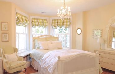 An example of a bedroom professionally staged by Nest + Feather Home Staging and Design Studio