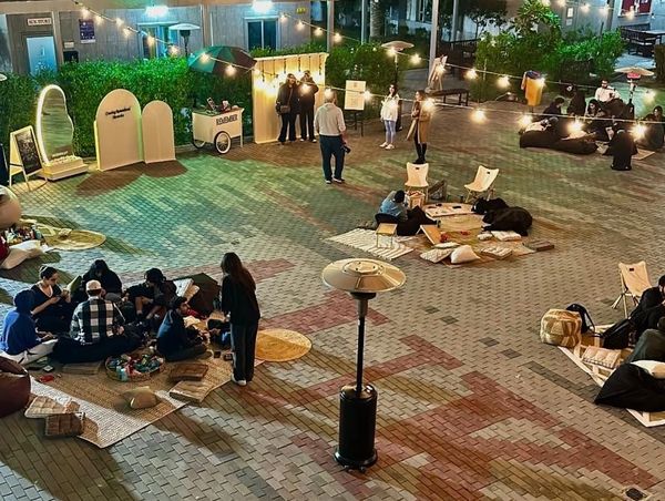 جامعة AUK
تصميم وتجهيز مقاعد داخلية وخارجية، أمسيات سينمائية،
فعاليات خاصة، شركة ريميمبر، الكويت