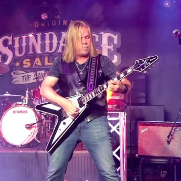 Steve Ahlers - Guitar