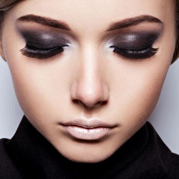 Smokey eyeshadow