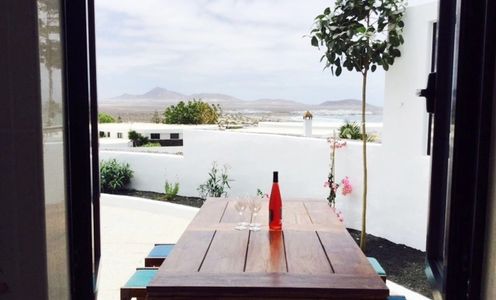 Apéritif sur la terrasse de Villa Lanzarote