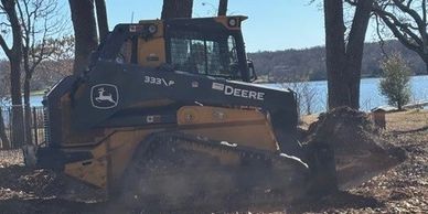 Skid Steer – Land Clearing & Site Prep
Used for brush clearing, grading, driveway work, site cleanup