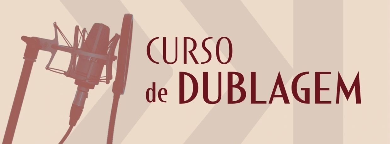 Curso de dublagem com microfone.