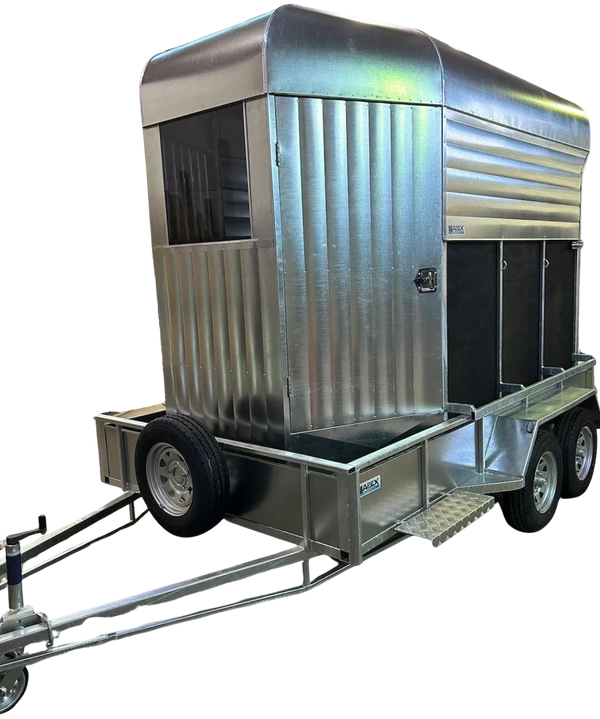 Horse float / trailer