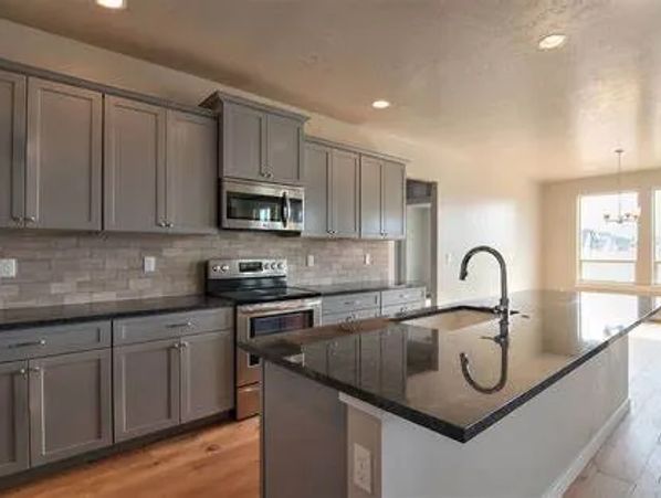 new large kitchen installation