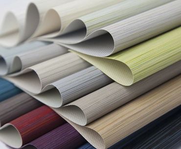 Tekstil Tabanlı Duvar kağıtları genelde düze yakın minimal tarzda olurlar.