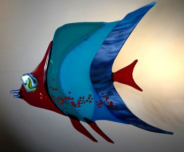 Title: Fast Frankie
Dimensions: 15″ H, 17″ W, 1″ D
Fused glass.