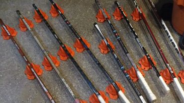 Hockey-Dot Heavy Build