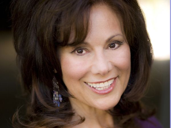 Maria Lauren, aka Maria Elena Alberici, is a two-time national fitness winner and wellness provider.