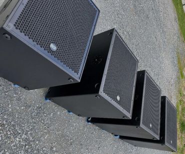RCF 8004 is a high powered 18” active subwoofer designed for professional live sound reinforcement.