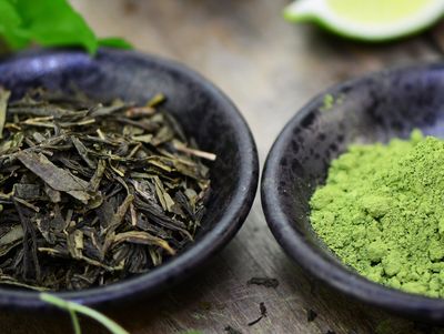 green Sencha tea and matcha in a beautiful black tray