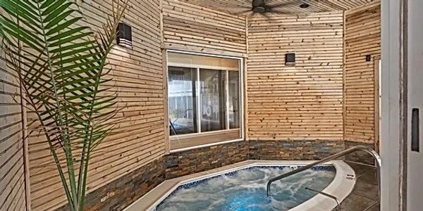 Hot Tub in the Clubhouse at the Norwich Inn and Spa