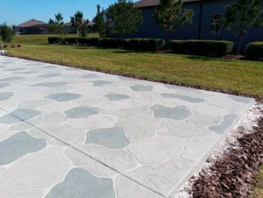 Hand troweled decorative concrete driveway