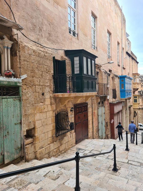 Streets of Valletta, quaint artisans and cafe's