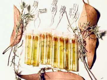 Choose up to 8 samples of 3ml samples of Woody Collection