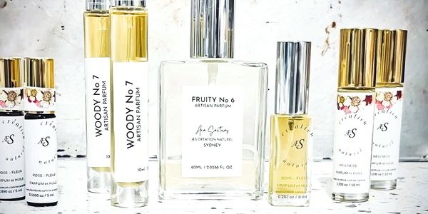 A group of different presentation of perfumes from ÆS Création Naturel and the "55-ANA SASTRIAS" pre