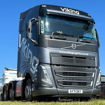 Volvo FH Viking Logistics truck