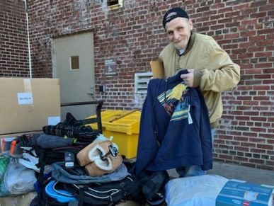 December 13, 2023
Spreading the Christmas cheer…
$32,500. worth of brand new clothing, bedding, hou