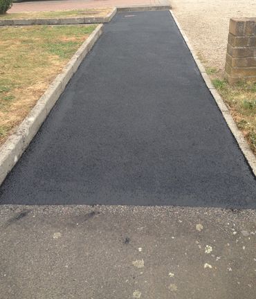 Tarmac pathway sealed & restored