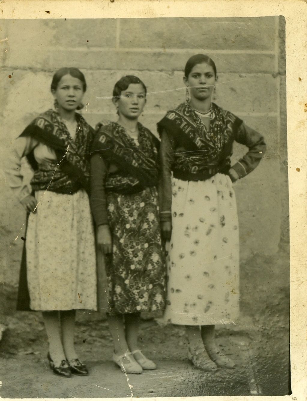 Carmen Blázquez, Rafaela García y Pastora Moreno. Año 1941.