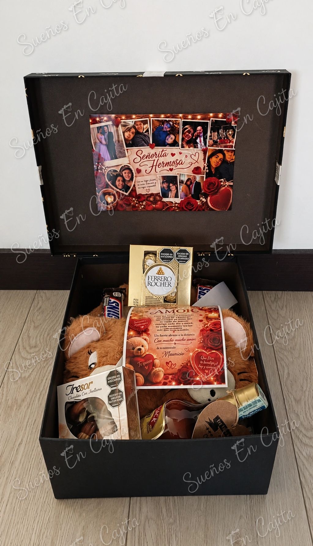 Caja de regalo con peluche, chocolates y mensaje romántico.