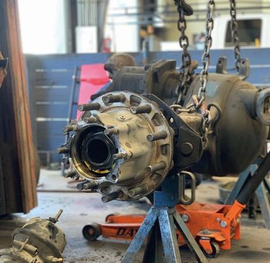 Axle housing straightening