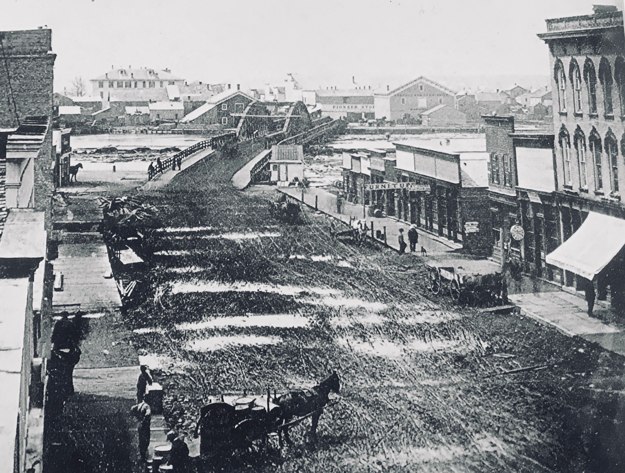 TIED HOUSE Bar & Restaurant