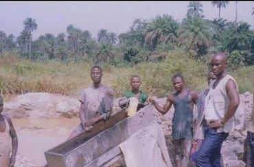 4th July 1999, CEO of Confiable Resources along with other miners.