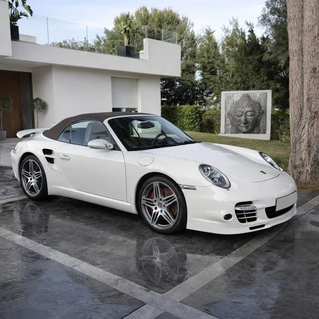 Porsche 911 Turbo Cabriolet nach Premium-Fahrzeugaufbereitung in Calvià, Mallorca