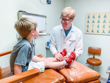 Foot Pain, Foot Doctor,
Foot Pain Relief Los Angeles
Leading Podiatric Doctor in LA