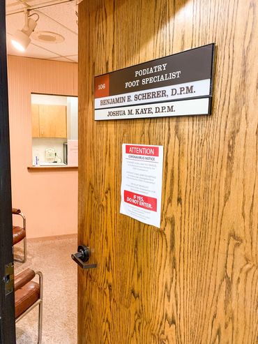 Podiatry Office 90045 Foot and Ankle Doctor
Foot Fungus removal