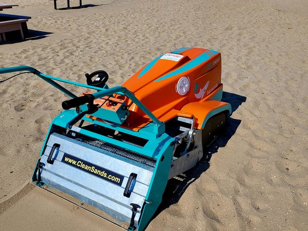 Fully Electric Beach Cleaner