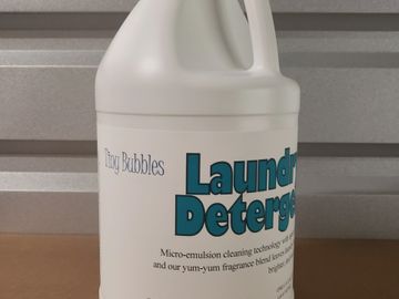 Tiny bubbles liquid laundry detergent
