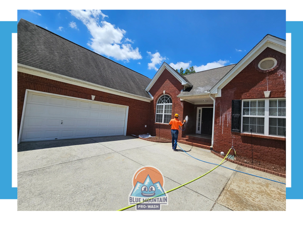 Roof Washing in Snellville, GA
