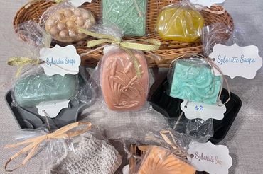 A nice selection of our unisex soaps! Yes, gentlemen there is something here for you!