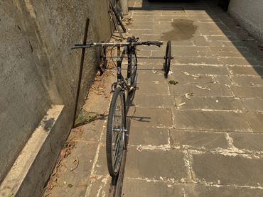 Bicycle-trailer front view