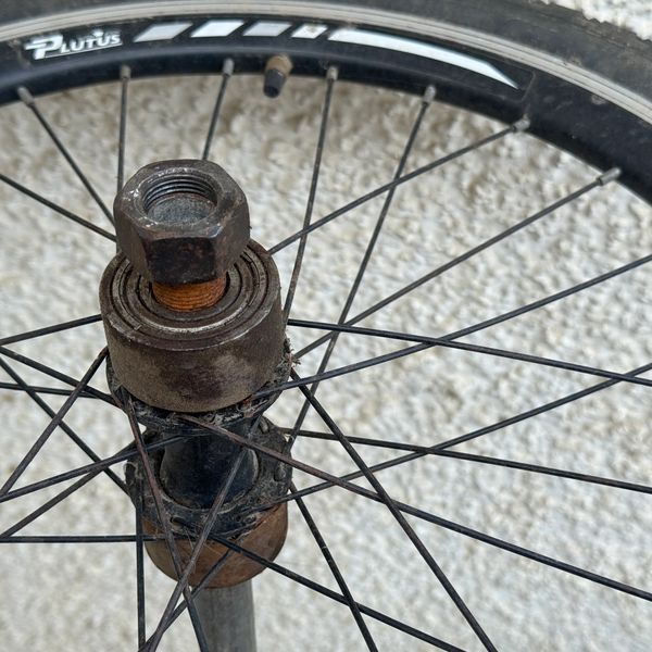 16" wheel with modified ball bearing arrangement