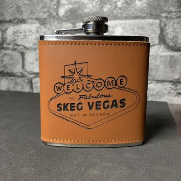 Laser engraved hipflask
