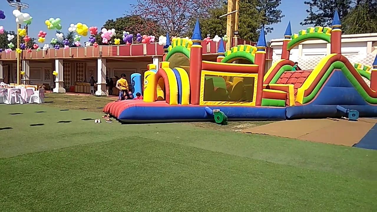 Bouncy castle on rent in Delhi, gurgaon, Noida, faridabad