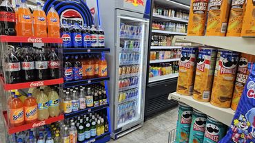 Image Of Hopewell Deli Soda and Chips display