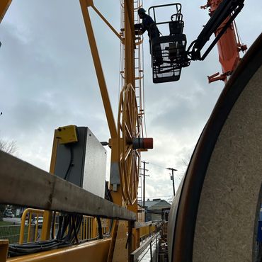 Crane Service on a Motorized Gantry Crane with Cable Reel and Wirerope Hoist