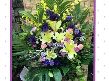 黃百合,紫玫瑰,粉玫瑰,紫桔梗,跳舞蘭