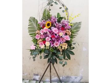 粉紅色繡球,粉紅色太陽菊,桃紅玫瑰,小丁香,石竹花
