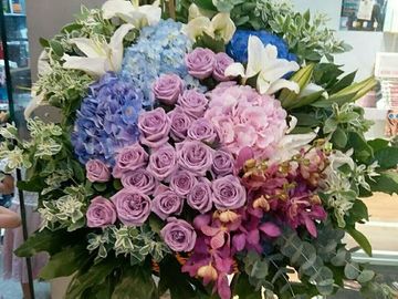 三色繡球,紫玫瑰,胡姬,百合花